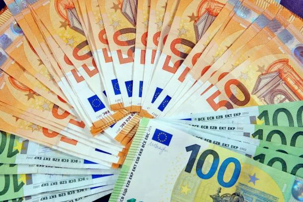 EUR/USD Slump Deepens as Multi-Decade Treasury Yields and Stubborn Energy Costs Empower the Greenback