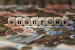 Global Markets Analysis: Geopolitical Volatility Meets Economic Divergence