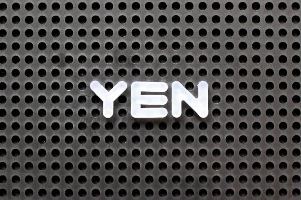 USD/JPY Narrows Near 157.90 as Markets Weigh Takaichi’s Fiscal Strategy and Impending BoJ Rate Hike Risks